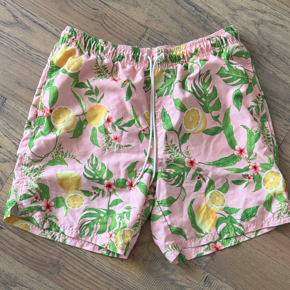 Men’s swim trunks